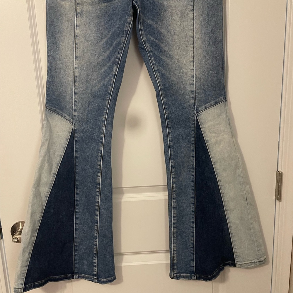 Vervet Women's High Rise Colorblock Panel Flare Southwestern Jeans - Blue - Picture 7 of 8